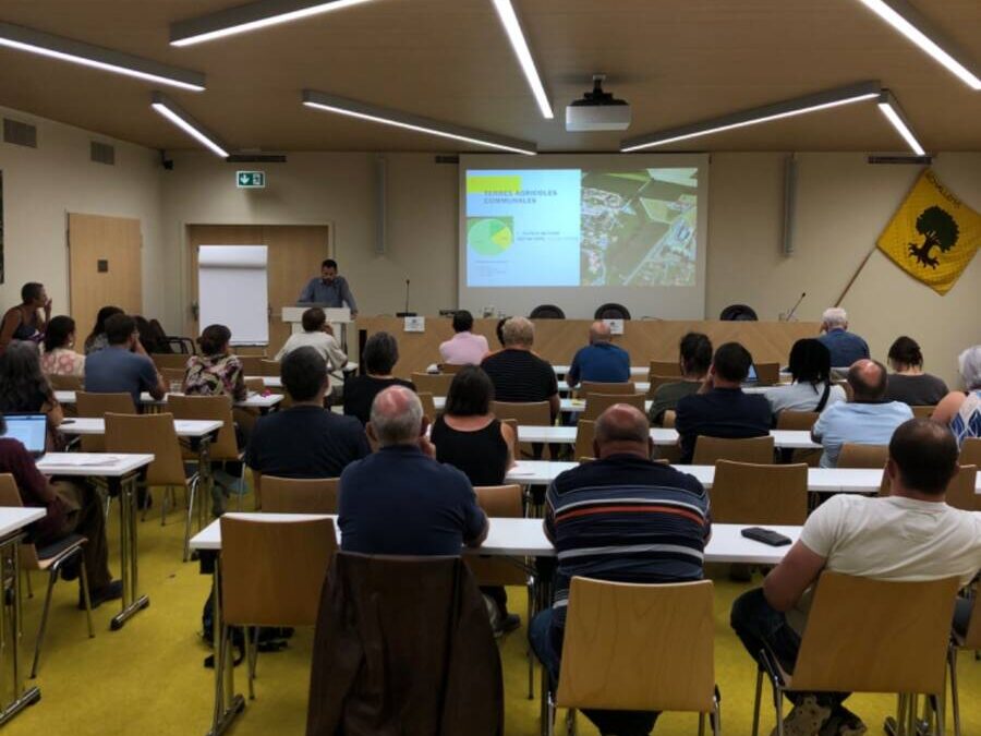 Soirée d’information sur les terres communales à Echallens, un succès